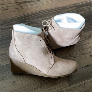 Dr. Scholl's Dakota Wedge Bootie